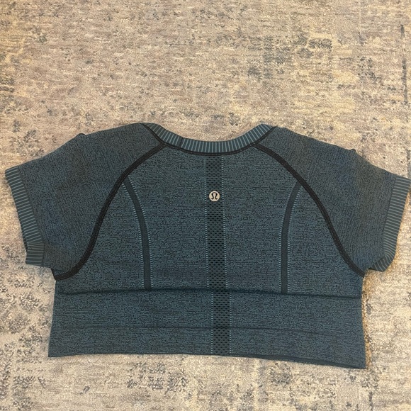 lululemon swiftly tech 2.5 size 2 - Picture 2 of 3